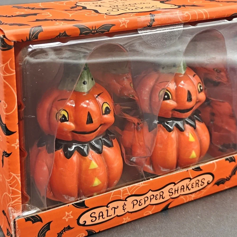 Johanna Parker Jack-O'-Lantern Pumpkin Salt & Pepper Shakers Halloween NEW